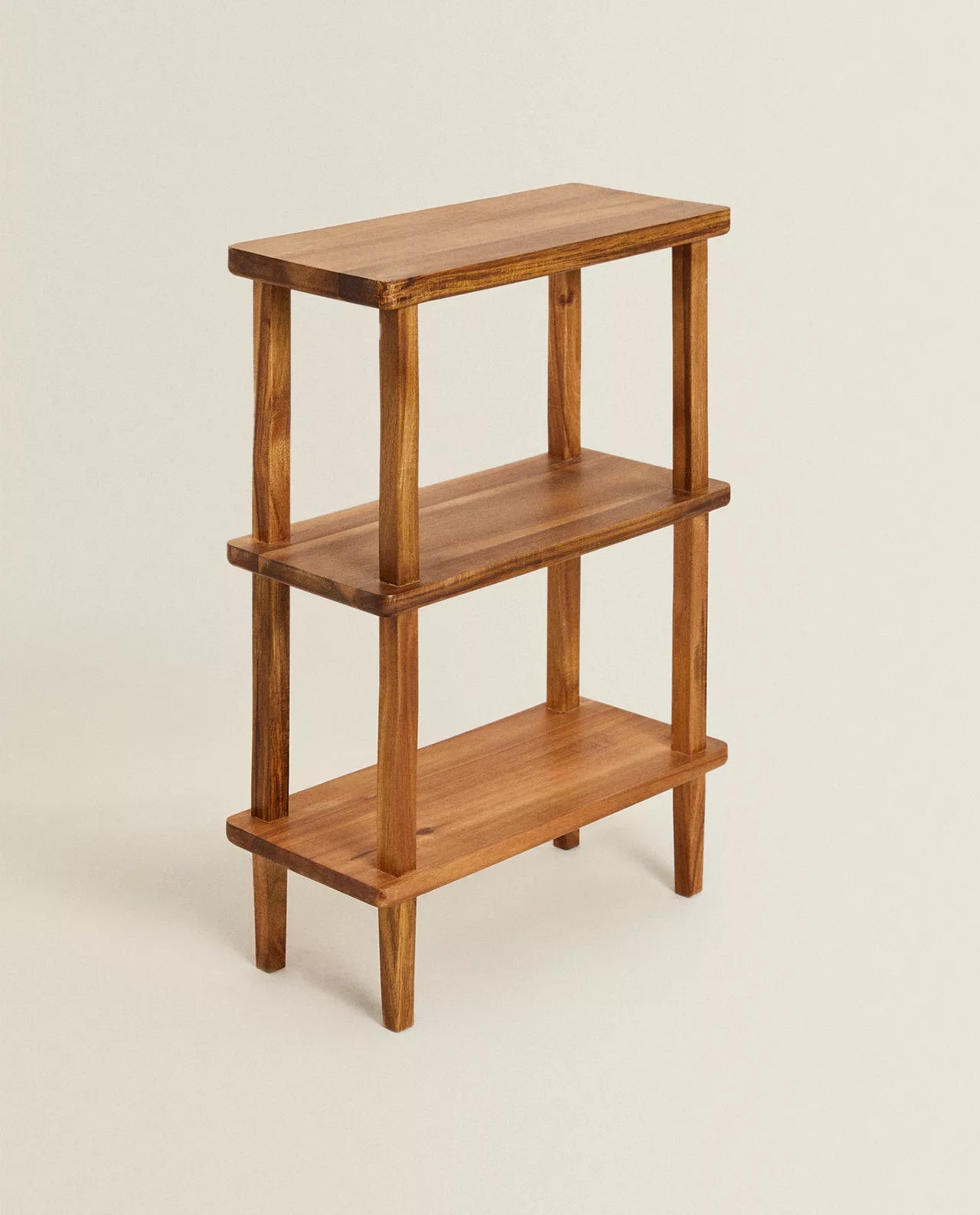 Wooden shelve unit